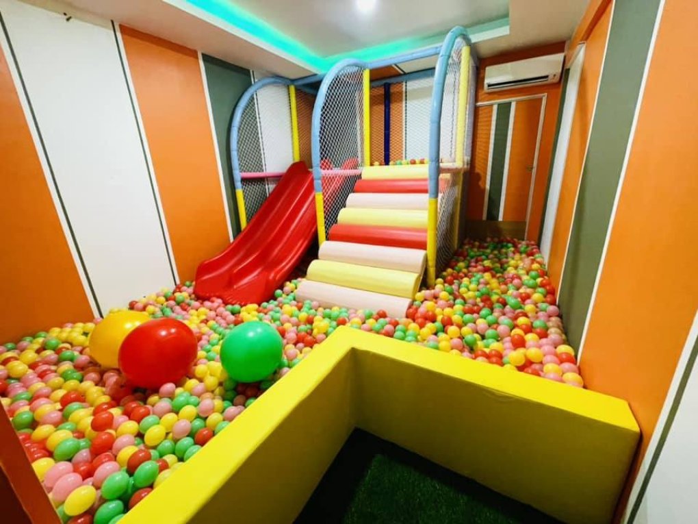 Naughty Castle Series Indoor Playground